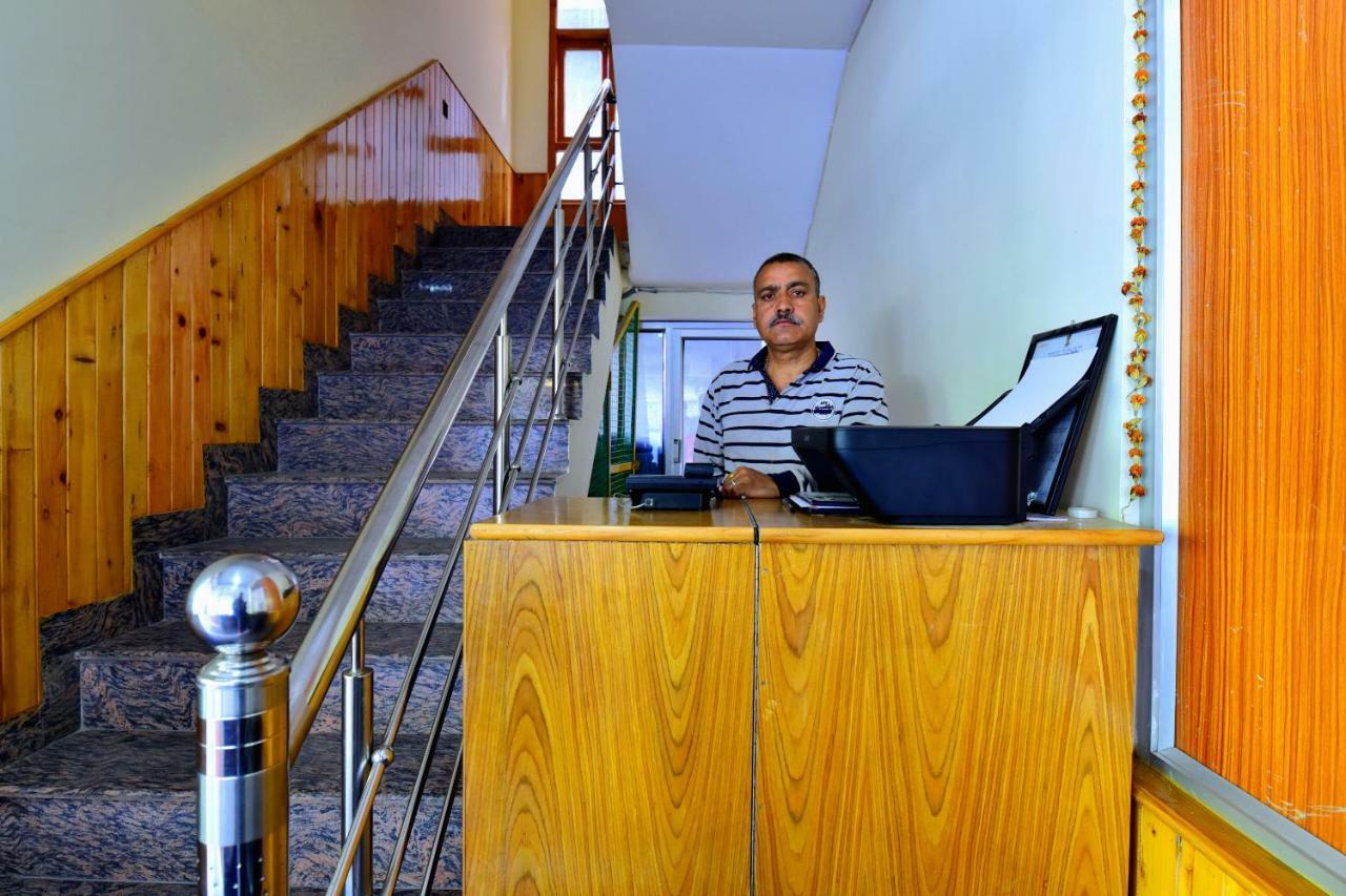 Oyo 38661 Hotel Apna Ghar Manali  Luaran gambar